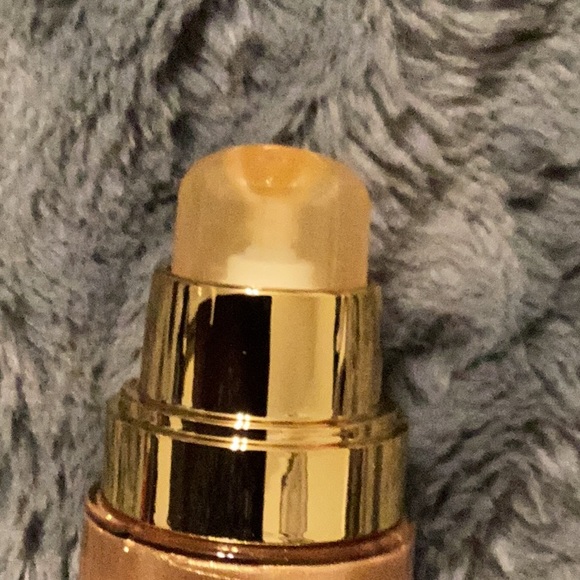 Fenty Trophy Wife Body Lava - Picture 3 of 6